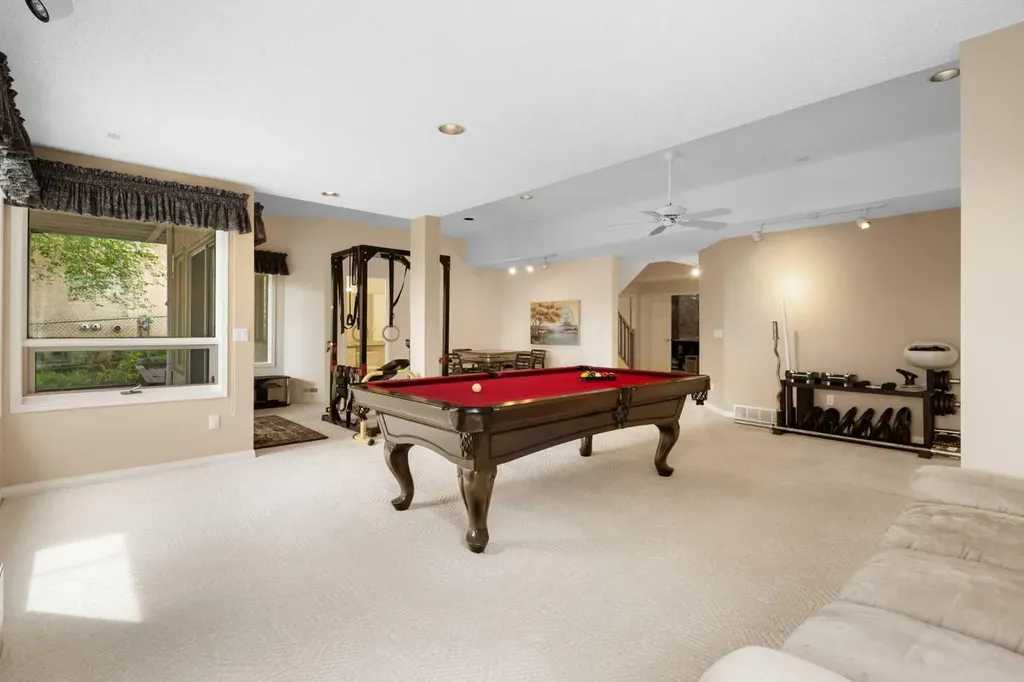 49 Scandia Hill NW Calgary AB T3L1T8