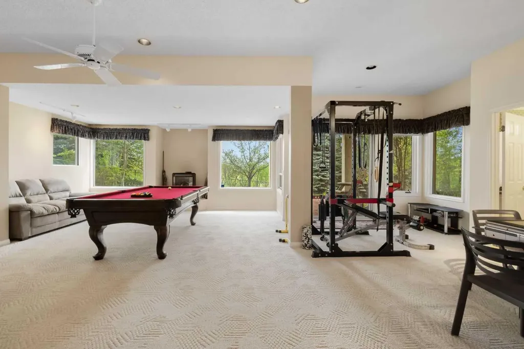 49 Scandia Hill NW Calgary AB T3L1T8