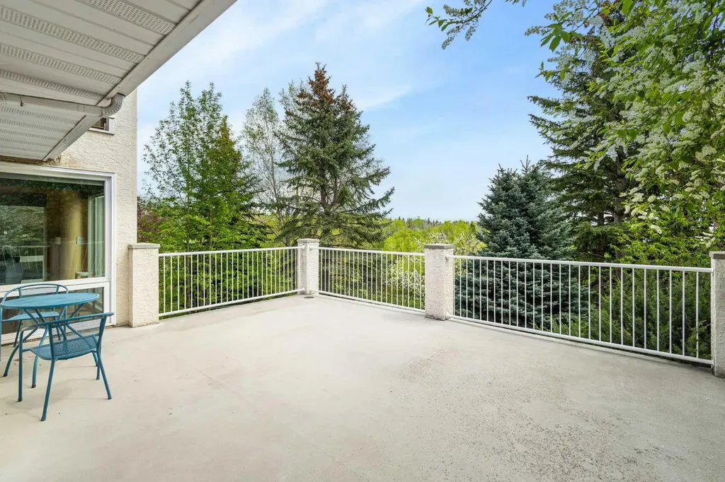49 Scandia Hill NW Calgary AB T3L1T8