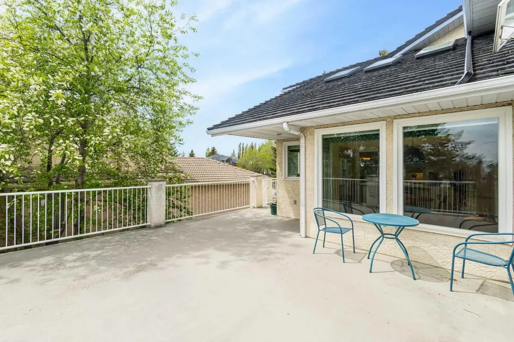 49 Scandia Hill NW Calgary AB T3L1T8
