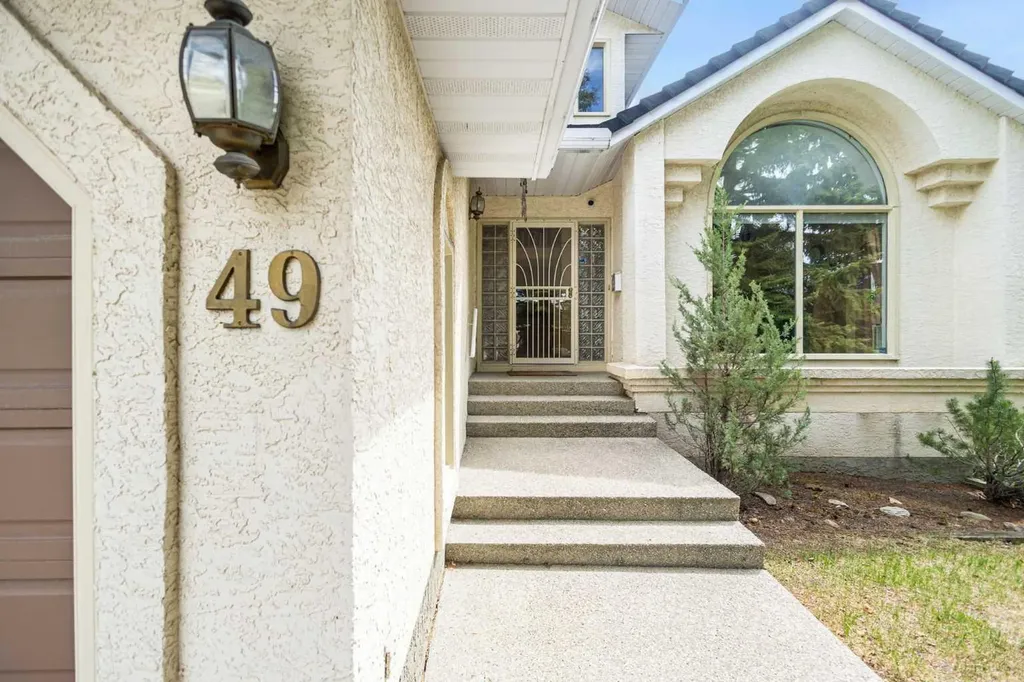 49 Scandia Hill NW Calgary AB T3L1T8