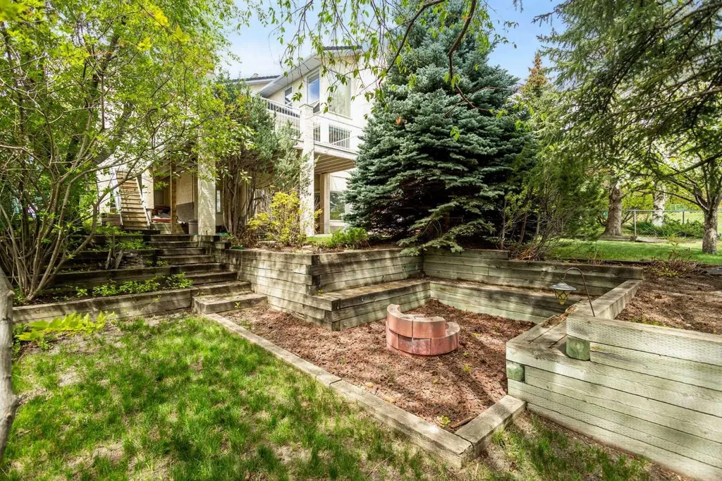49 Scandia Hill NW Calgary AB T3L1T8