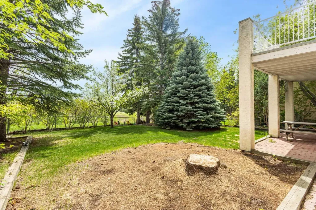 49 Scandia Hill NW Calgary AB T3L1T8