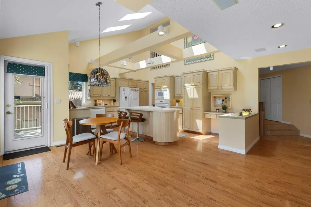 49 Scandia Hill NW Calgary AB T3L1T8