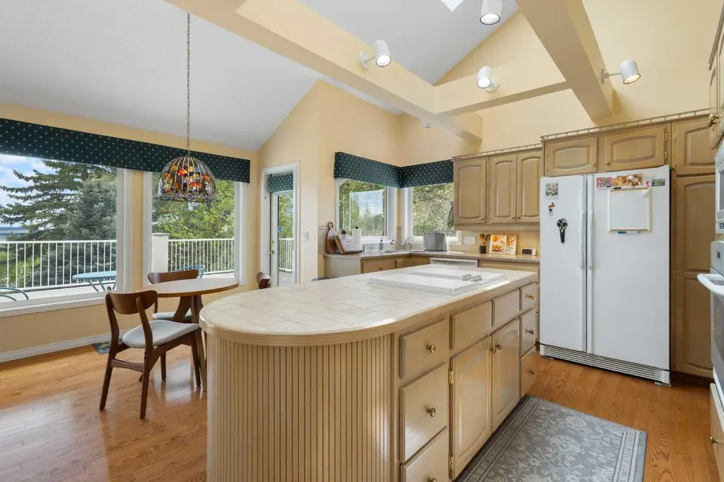 49 Scandia Hill NW Calgary AB T3L1T8