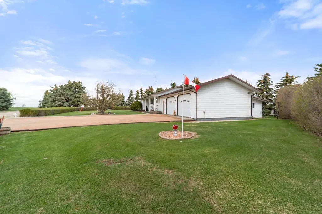 14545 Highway 26 Rural Flagstaff County AB T0B 4H0