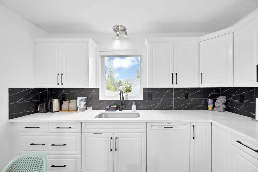 38 Balsam Crescent Olds AB T4H 1L1