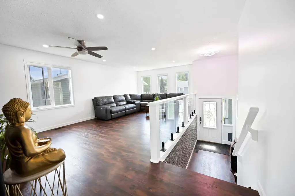 38 Balsam Crescent Olds AB T4H 1L1