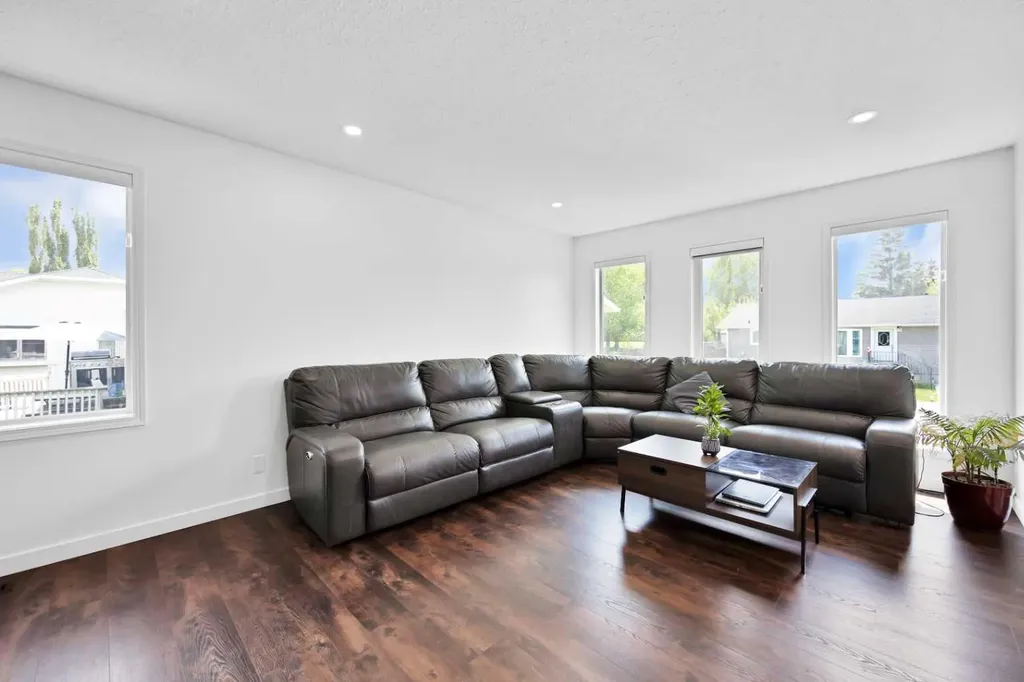 38 Balsam Crescent Olds AB T4H 1L1