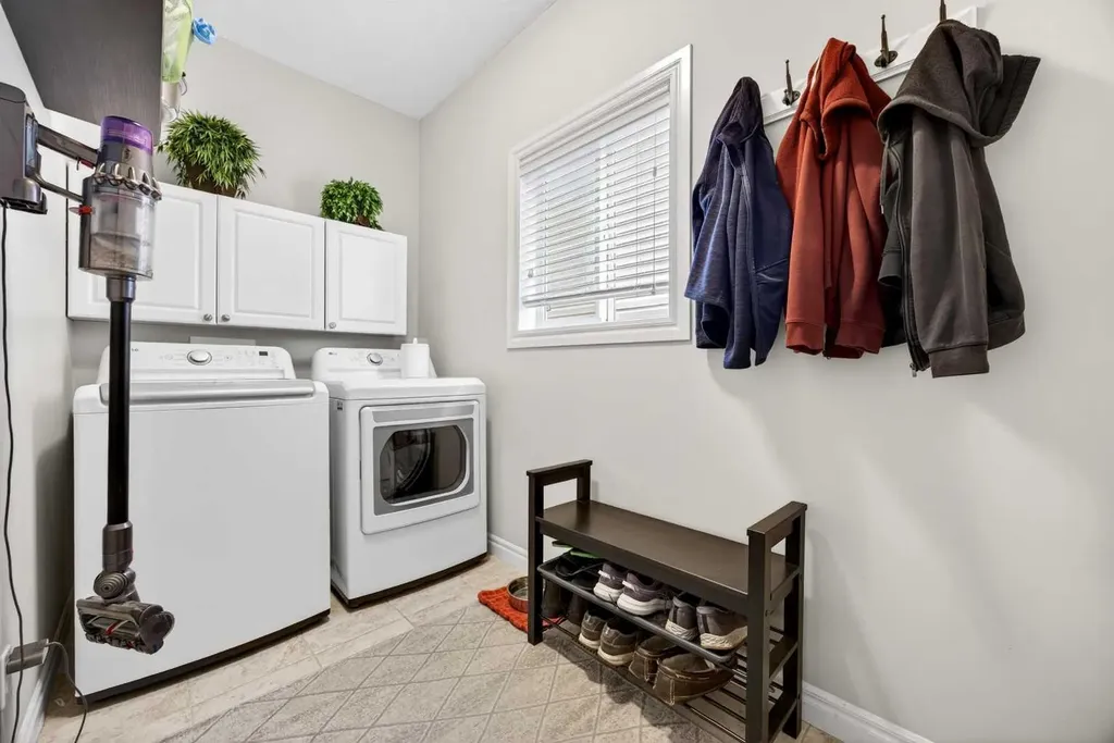 293 Bridleridge View SW Calgary AB T2Y0E6