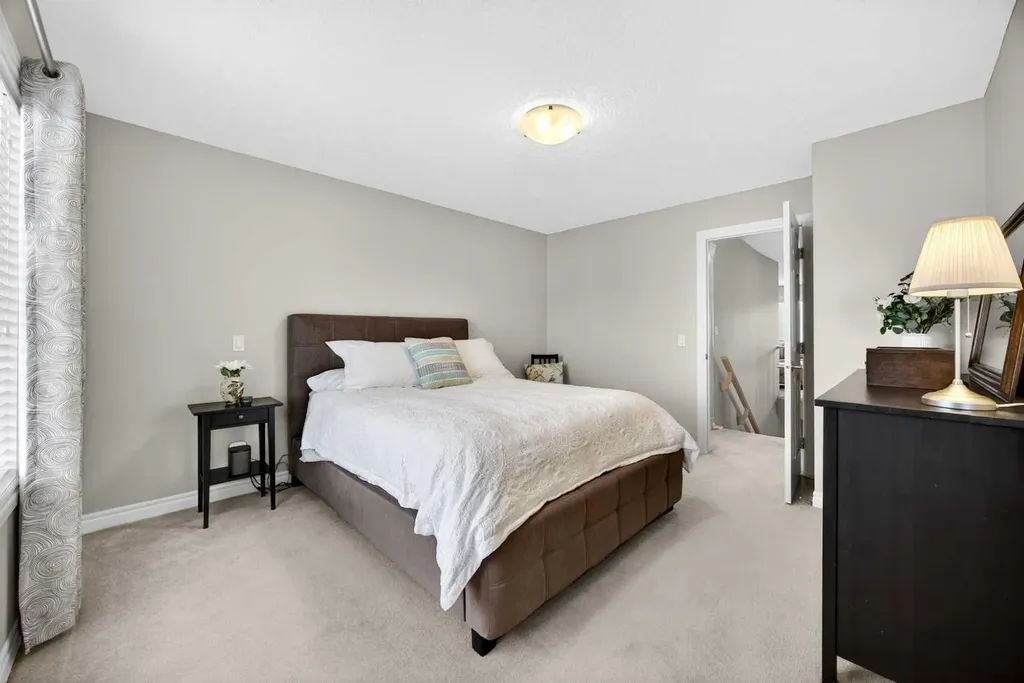 293 Bridleridge View SW Calgary AB T2Y0E6