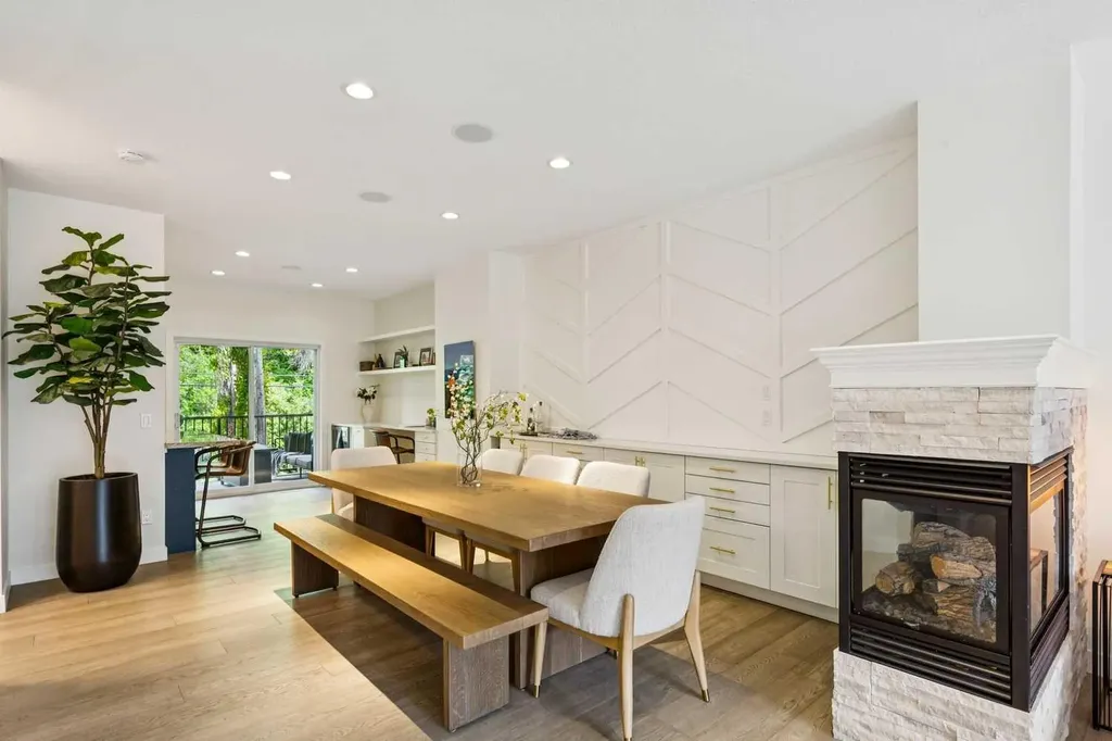 704 3 Avenue NW Calgary AB T2N0J1