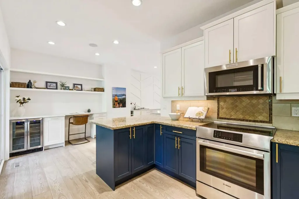 704 3 Avenue NW Calgary AB T2N0J1