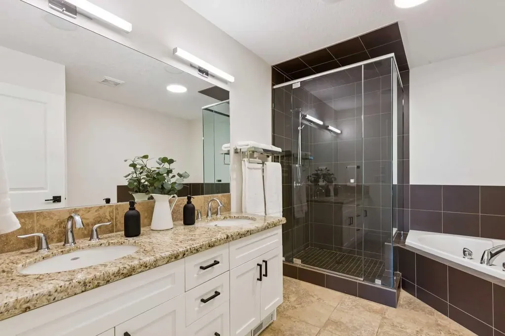 704 3 Avenue NW Calgary AB T2N0J1