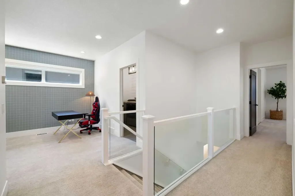 13 Shawnee Heath SW Calgary AB T2Y0P6