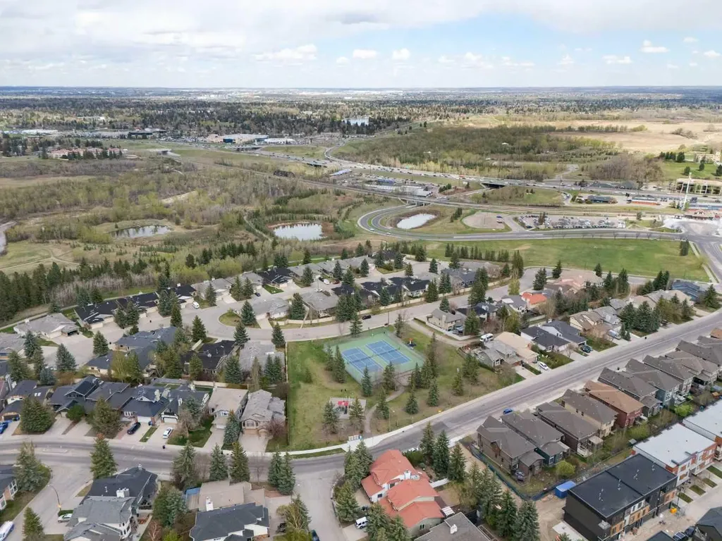 13 Shawnee Heath SW Calgary AB T2Y0P6