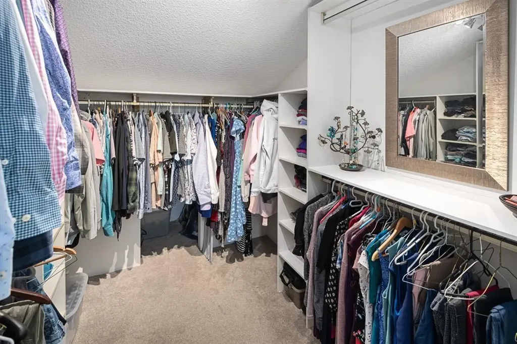3144 Breen Crescent NW Calgary AB T2L 1S7