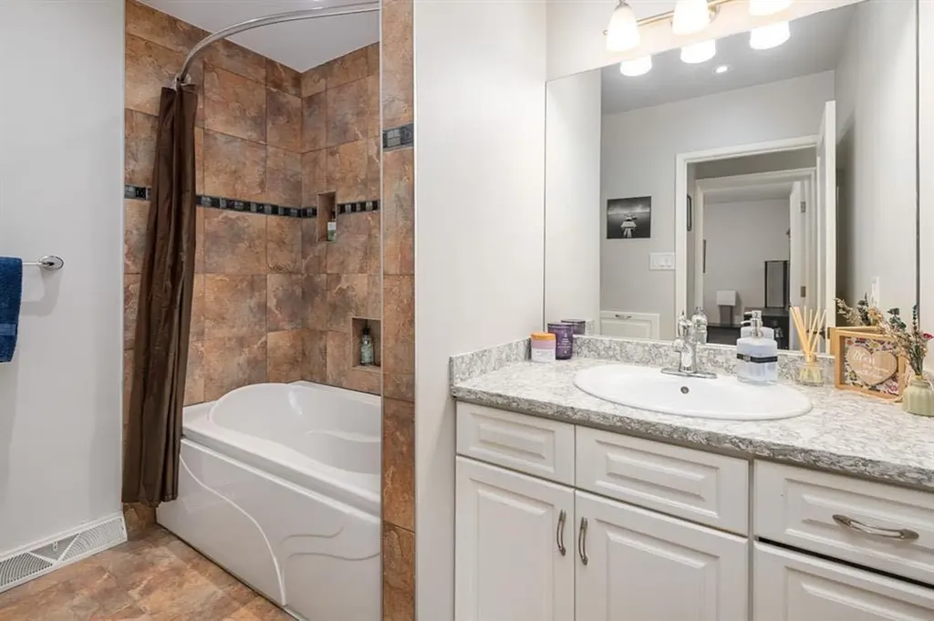 3144 Breen Crescent NW Calgary AB T2L 1S7