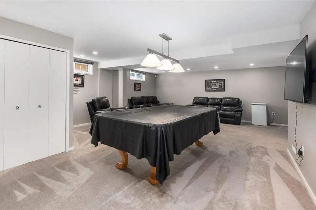 3144 Breen Crescent NW Calgary AB T2L 1S7