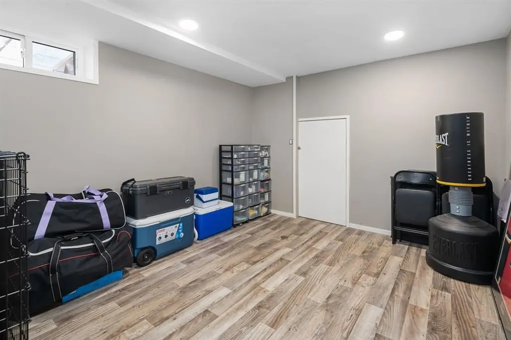 3144 Breen Crescent NW Calgary AB T2L 1S7