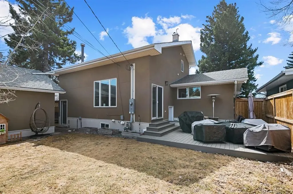 3144 Breen Crescent NW Calgary AB T2L 1S7