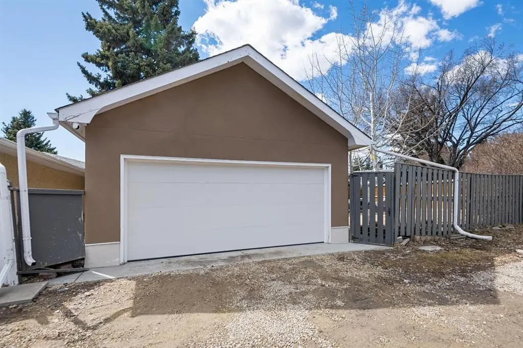3144 Breen Crescent NW Calgary AB T2L 1S7