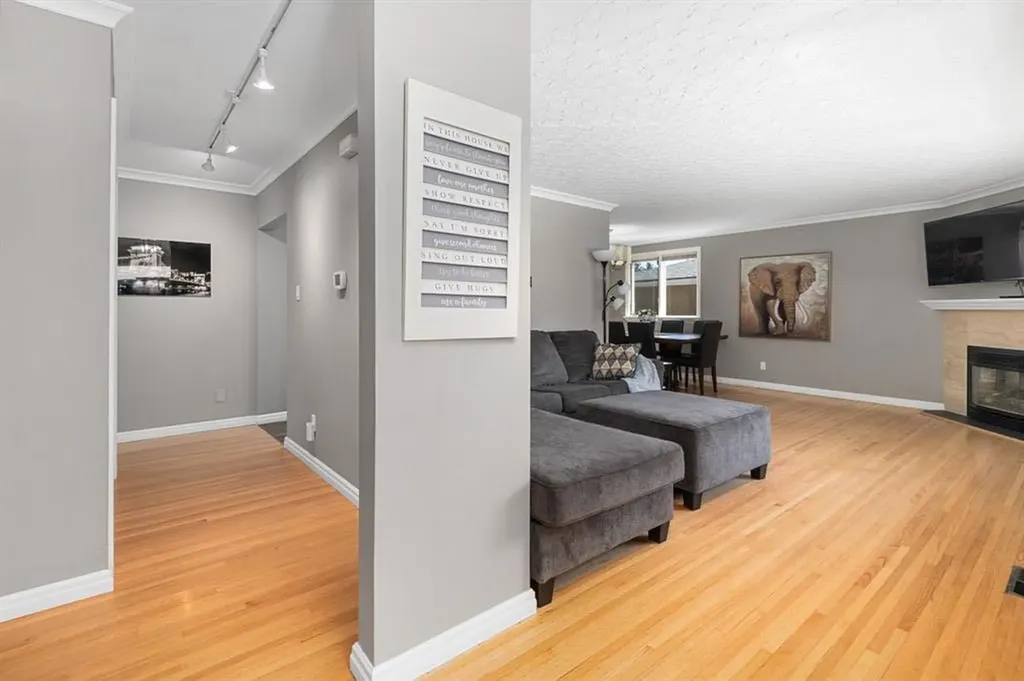 3144 Breen Crescent NW Calgary AB T2L 1S7