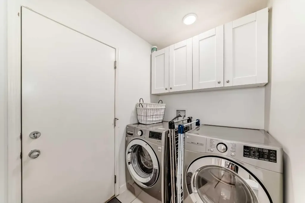 191 Sienna Park Terrace SW Calgary AB T3H 4M9