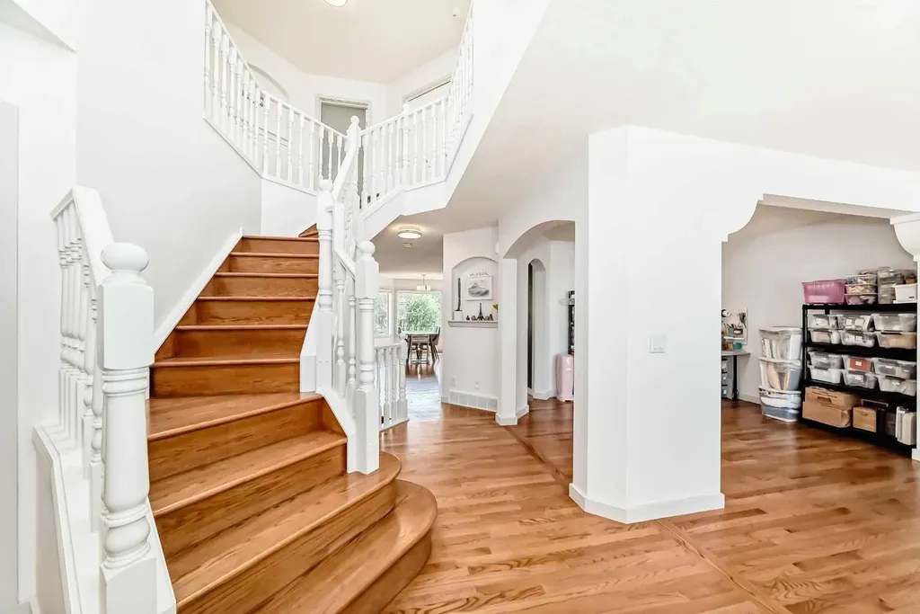 191 Sienna Park Terrace SW Calgary AB T3H 4M9