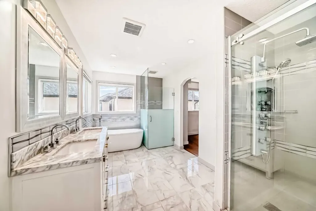 191 Sienna Park Terrace SW Calgary AB T3H 4M9