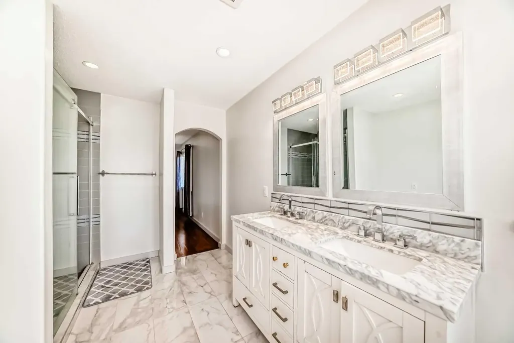 191 Sienna Park Terrace SW Calgary AB T3H 4M9