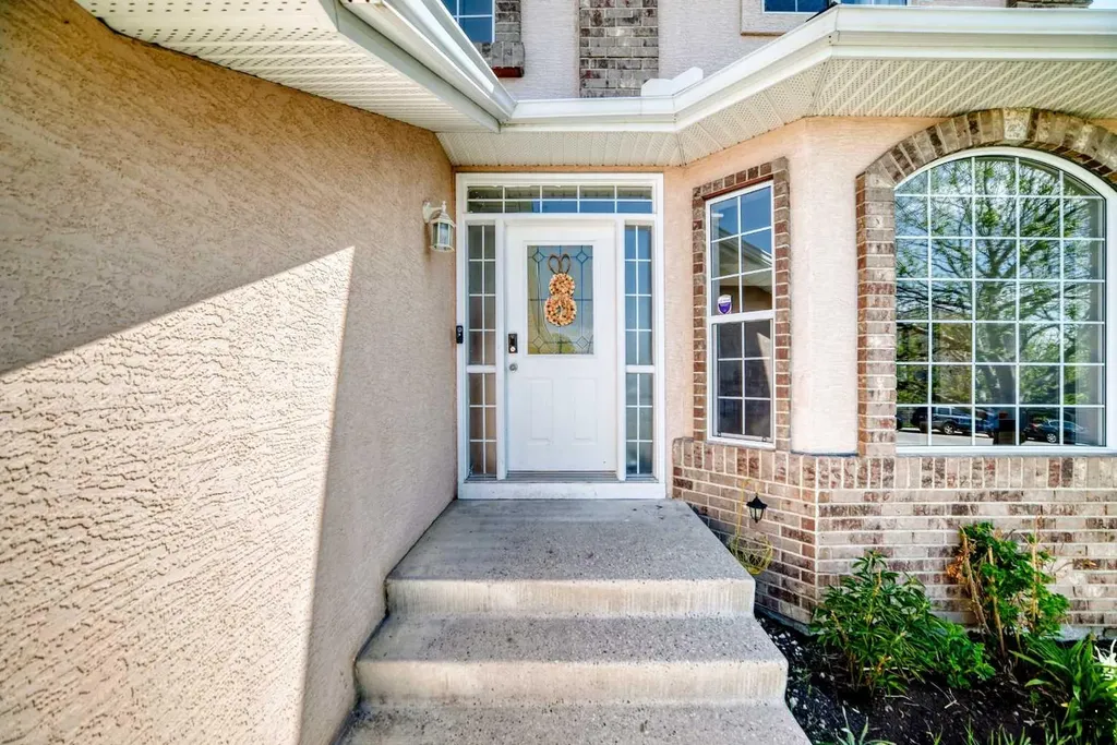 191 Sienna Park Terrace SW Calgary AB T3H 4M9