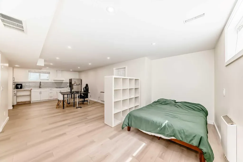 191 Sienna Park Terrace SW Calgary AB T3H 4M9