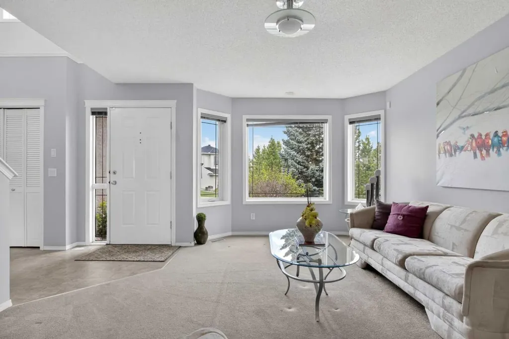 112 Valley Stream Close NW Calgary AB T3B 5V8