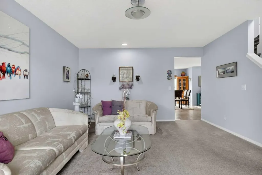 112 Valley Stream Close NW Calgary AB T3B 5V8