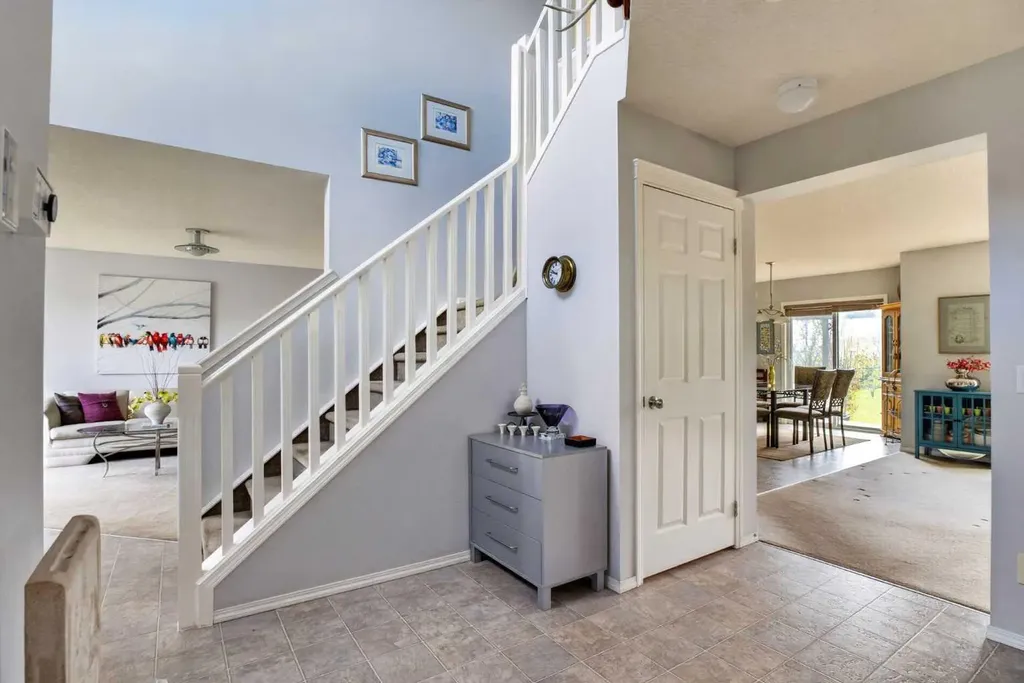 112 Valley Stream Close NW Calgary AB T3B 5V8
