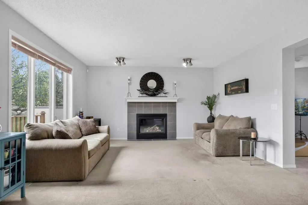 112 Valley Stream Close NW Calgary AB T3B 5V8