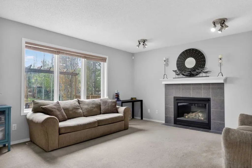 112 Valley Stream Close NW Calgary AB T3B 5V8