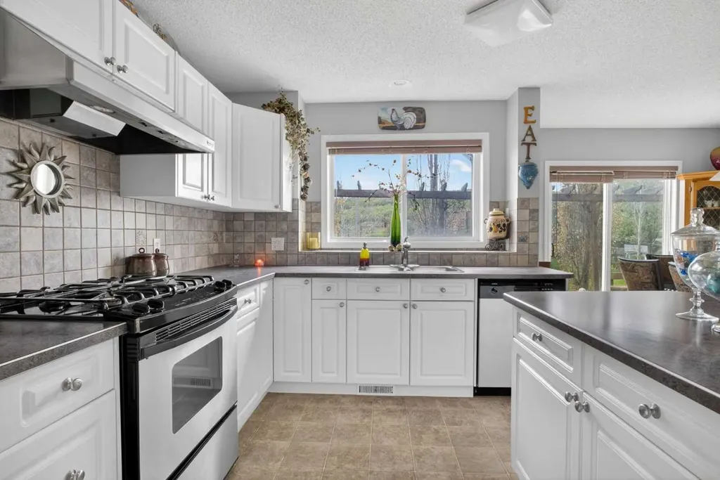 112 Valley Stream Close NW Calgary AB T3B 5V8