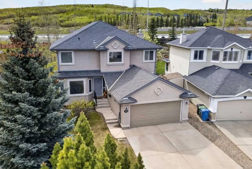 112 Valley Stream Close NW Calgary AB T3B 5V8