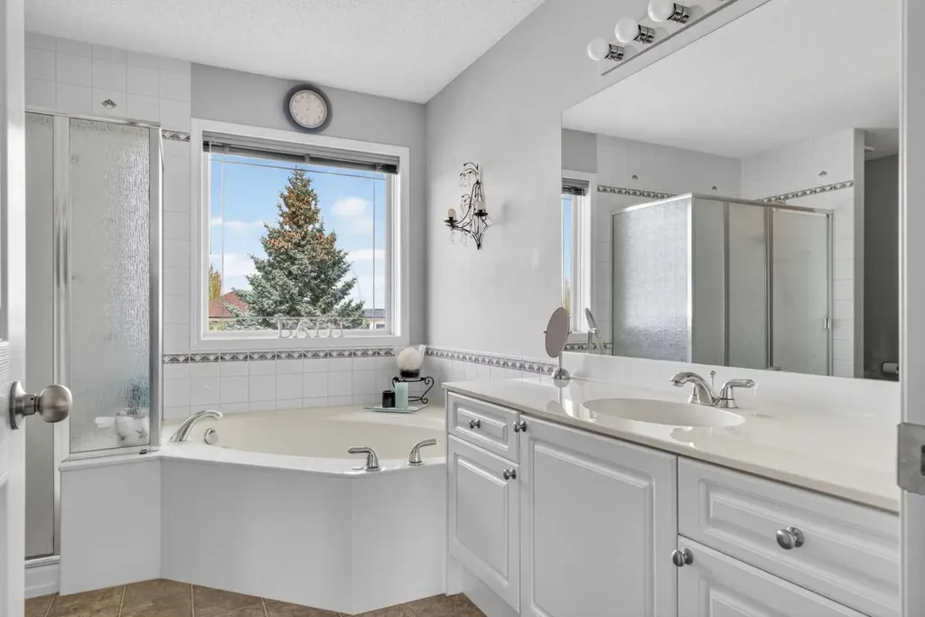 112 Valley Stream Close NW Calgary AB T3B 5V8