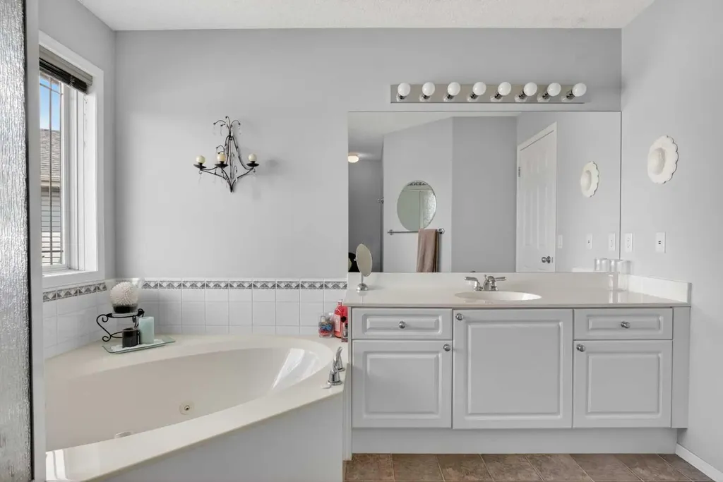 112 Valley Stream Close NW Calgary AB T3B 5V8