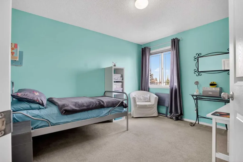 112 Valley Stream Close NW Calgary AB T3B 5V8