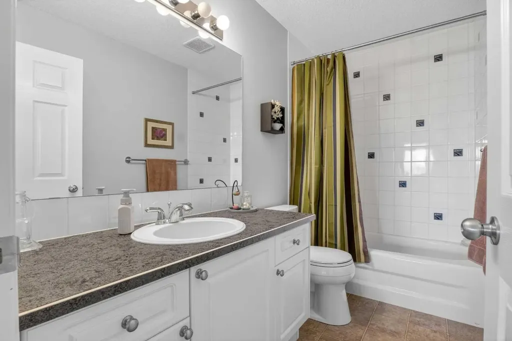 112 Valley Stream Close NW Calgary AB T3B 5V8
