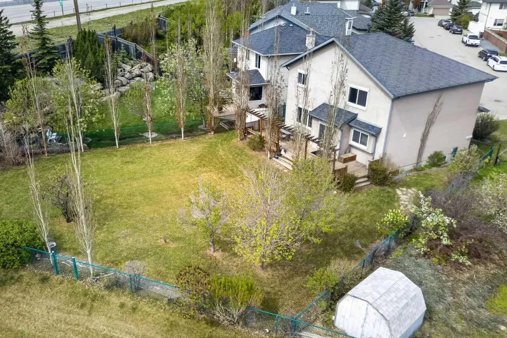 112 Valley Stream Close NW Calgary AB T3B 5V8
