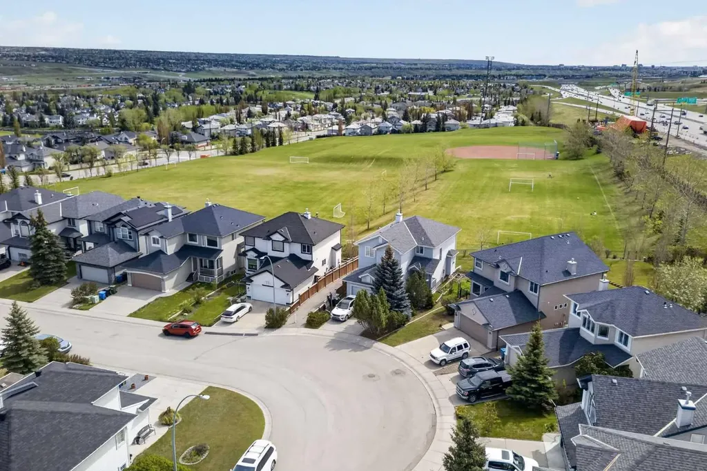 112 Valley Stream Close NW Calgary AB T3B 5V8