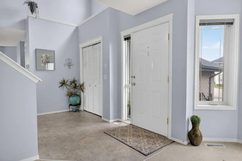 112 Valley Stream Close NW Calgary AB T3B 5V8