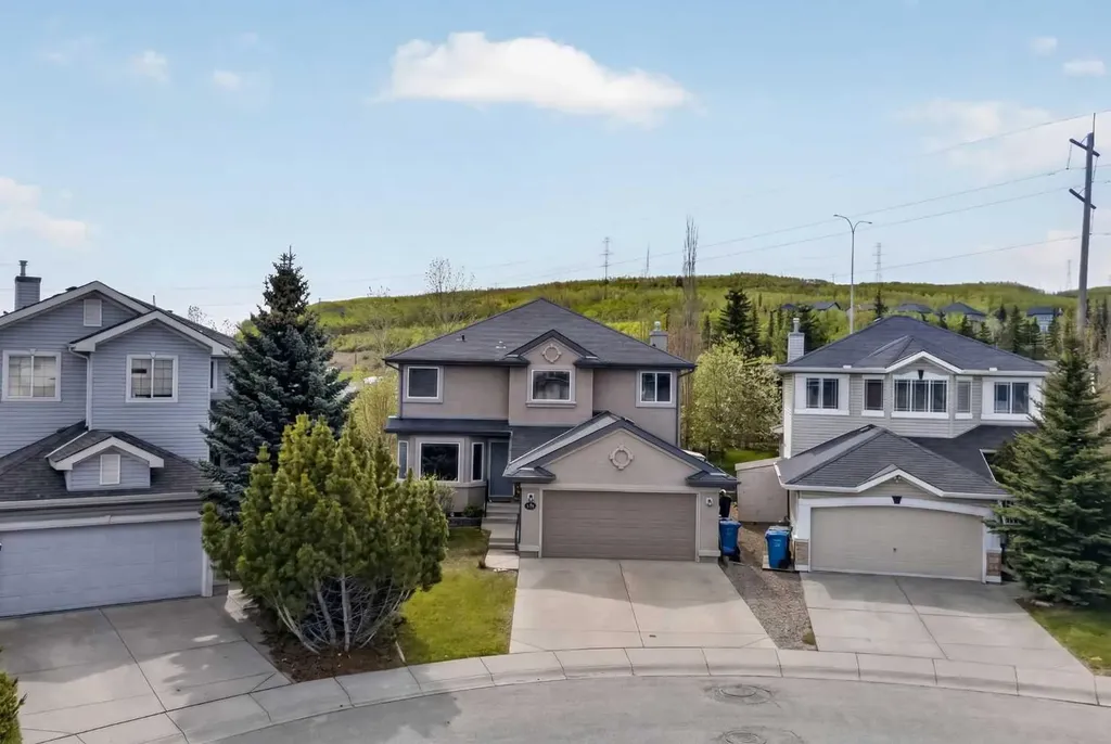 112 Valley Stream Close NW Calgary AB T3B 5V8