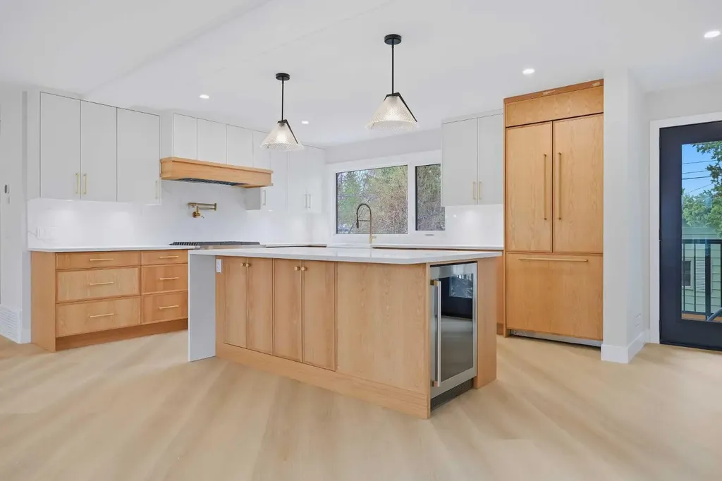 1132 Lake Sylvan Place SE Calgary AB T2J2P6