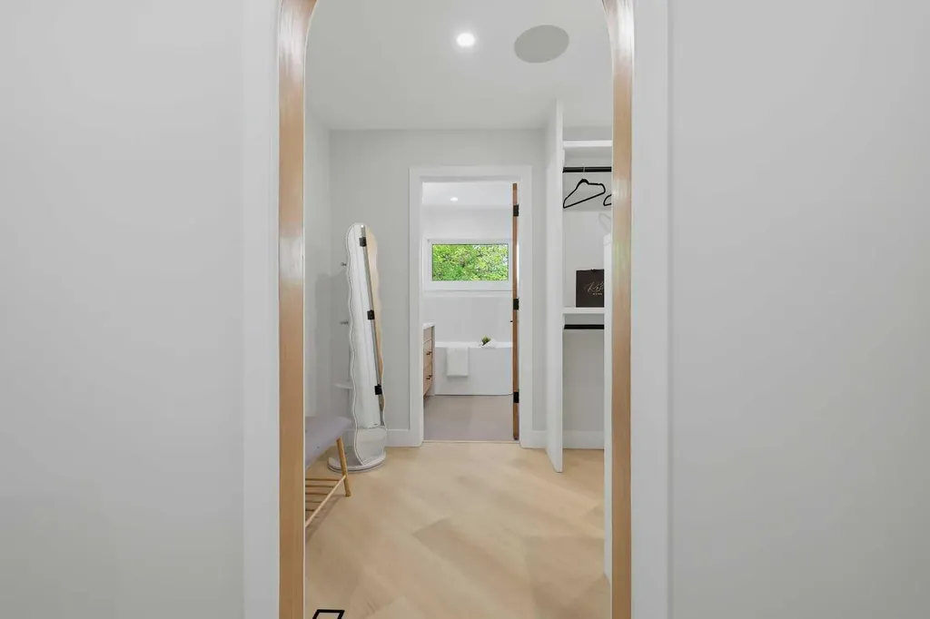 1132 Lake Sylvan Place SE Calgary AB T2J2P6